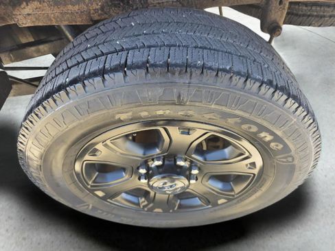 Used 2017 RAM 2500 Tradesman w/ Chrome Appearance Group image 74