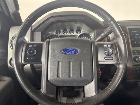 Used 2011 Ford F250 Lariat w/ Chrome Pkg image 16