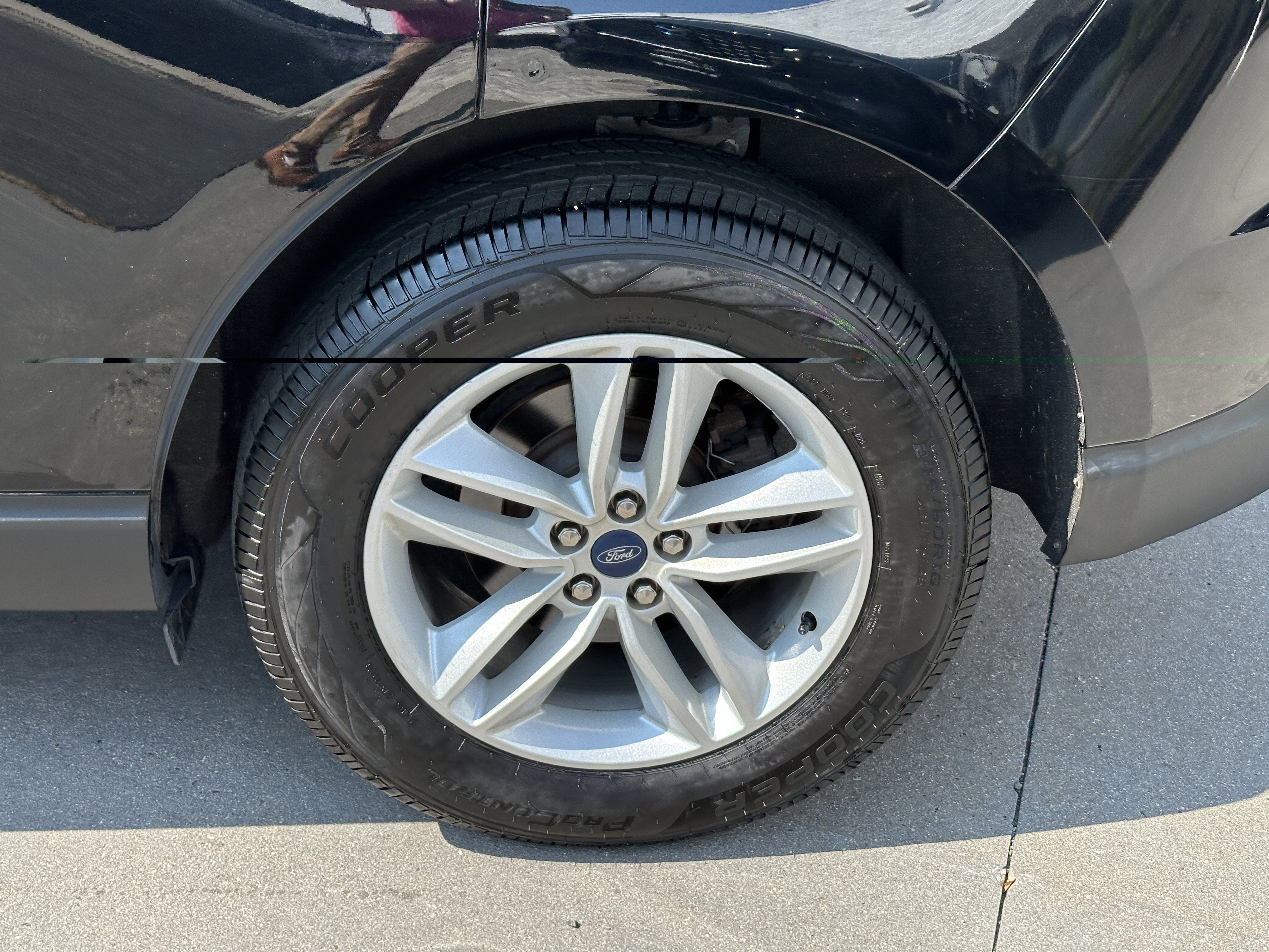 Used 2018 Ford Edge SEL w/ Equipment Group 201A AWD/4WD image 16