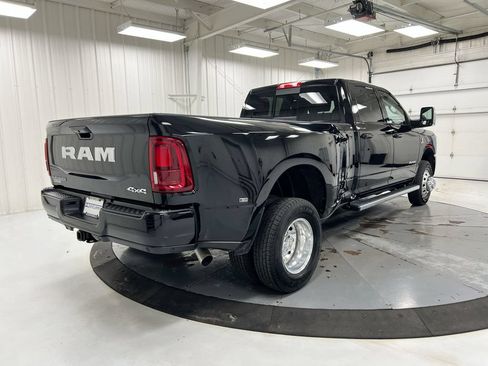Used 2025 RAM 3500 Laramie AWD/4WD image 5