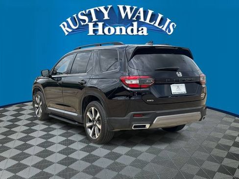 Certified 2025 Honda Pilot Elite image 3