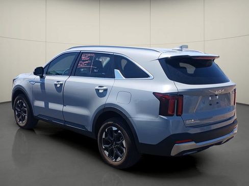 Used 2025 Kia Sorento S AWD/4WD image 5
