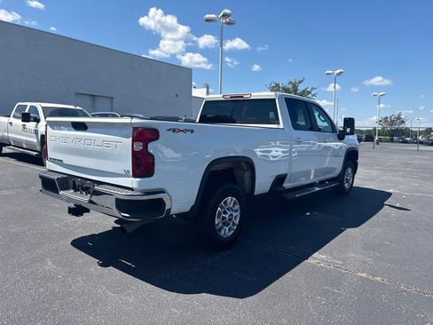 Used 2025 Chevrolet Silverado 2500 LT w/ Convenience Package AWD/4WD image 3