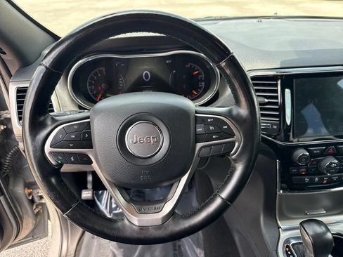 Used 2020 Jeep Grand Cherokee Altitude AWD/4WD image 14