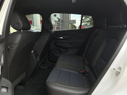 Used 2025 Buick Envista Preferred FWD image 12