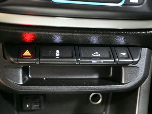Used 2019 Chevrolet Colorado LT w/ LT Convenience Package RWD image 40