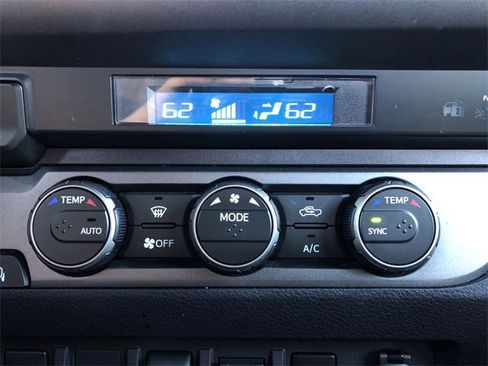 Used 2021 Toyota Tacoma TRD Sport image 19