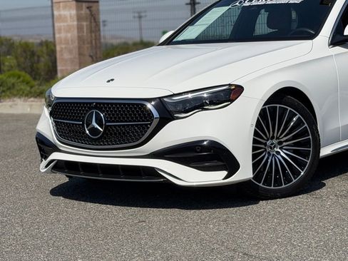 Used 2024 Mercedes-Benz E 350 4MATIC Sedan image 3