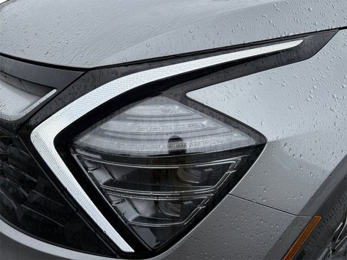 New 2025 Kia Sportage LX image 22