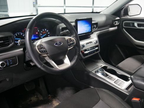 Certified 2022 Ford Explorer XLT image 9