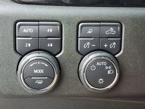 Used 2025 Chevrolet Silverado 1500 LT w/ Z71 Off-Road Package image 26