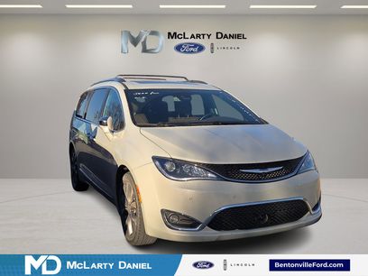 Used 2020 Chrysler Pacifica Limited w/ Tire & Wheel Group