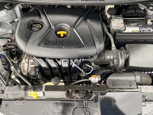 Used 2016 Hyundai Elantra SE FWD image 28