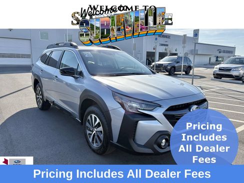 Used 2025 Subaru Outback Premium AWD/4WD image 1