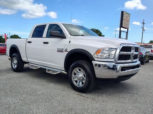 Used 2017 RAM 2500 Tradesman w/ Chrome Appearance Group AWD/4WD image 9