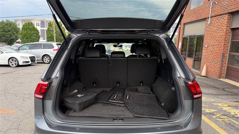 Used 2021 Volkswagen Tiguan SE R-Line AWD/4WD image 11