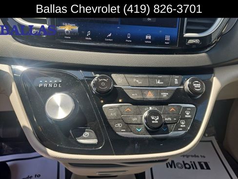Used 2024 Chrysler Pacifica Touring-L FWD image 14