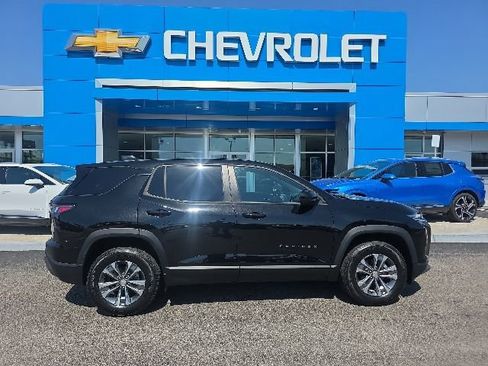 New 2026 Chevrolet Equinox LT w/ Convenience Package II AWD/4WD image 2