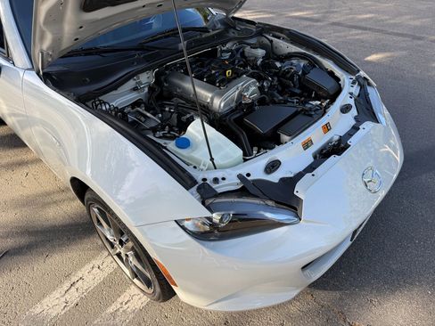 Used 2018 MAZDA MX-5 Miata RF Grand Touring RWD image 36