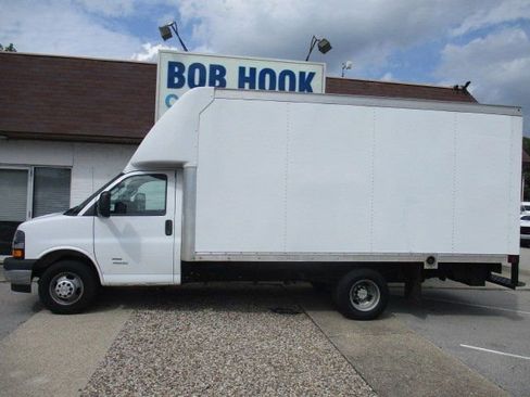 Used 2020 Chevrolet Express 4500 w/ Power Convenience Package image 25