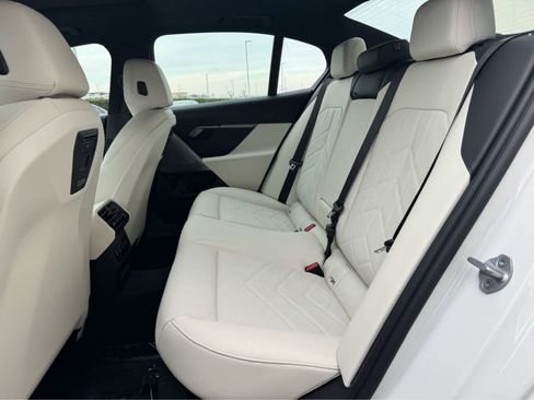 New 2026 BMW 530i w/ Convenience Package image 19