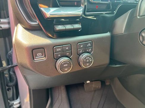 Used 2024 Chevrolet Silverado 1500 High Country w/ Technology Package AWD/4WD image 8