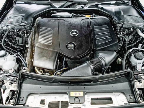 Used 2025 Mercedes-Benz C 300 Sedan image 28