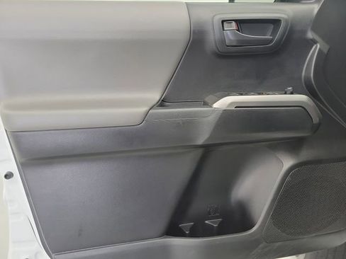Used 2022 Toyota Tacoma SR5 RWD image 19