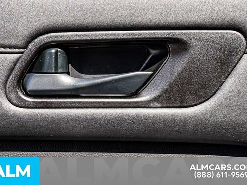 Used 2025 Nissan Pathfinder S image 55