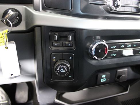 Used 2022 Ford F150 XLT image 22