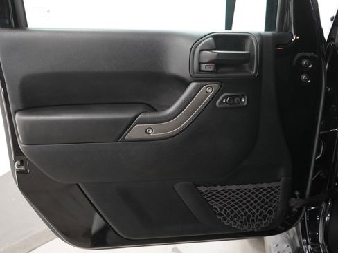 Used 2018 Jeep Wrangler Unlimited Sport S image 20