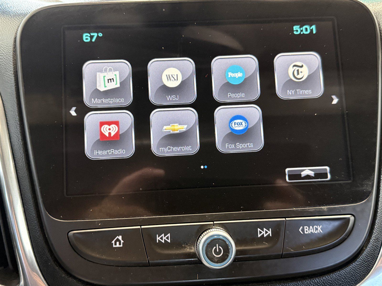 Used 2018 Chevrolet Equinox LT w/ Sun & Infotainment Package FWD image 12