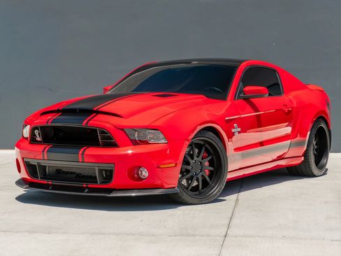 Used 2014 Ford Mustang Shelby GT500 w/ Equipment Group 821A RWD image 3