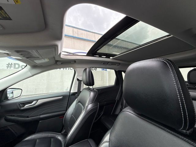 Used 2022 Ford Escape SEL AWD/4WD image 16