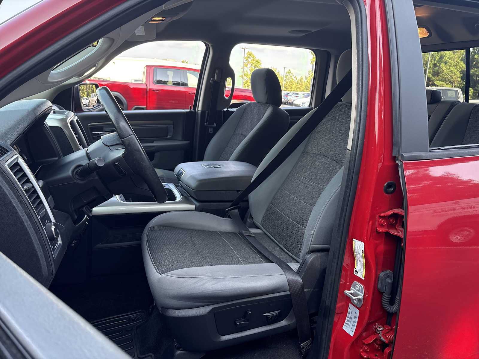Used 2017 RAM 1500 Big Horn RWD image 15