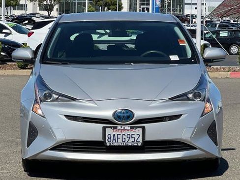 Certified 2017 Toyota Prius Two w/ Prius Two Safety Plus Package FWD image 10