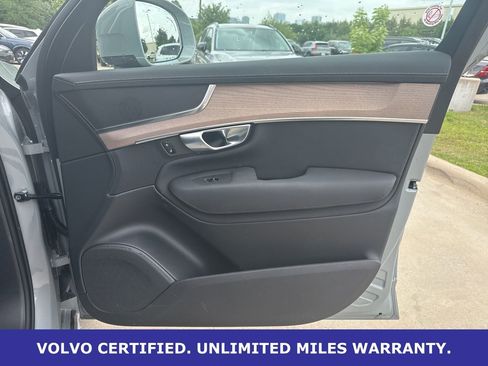 Certified 2025 Volvo XC90 B6 Plus AWD/4WD image 10