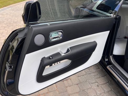 Used 2019 Rolls-Royce Wraith image 25