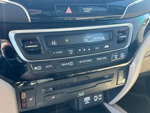 Used 2022 Honda Pilot Touring image 21