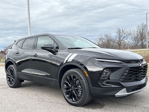 New 2026 Chevrolet Blazer LT w/ LPO, Black Sport Package image 2