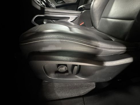 Used 2025 Jaguar F-PACE R-Dynamic S image 17