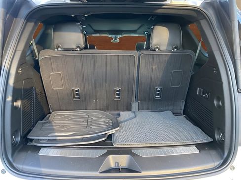 Used 2021 GMC Yukon Denali w/ Denali Premium Package image 12