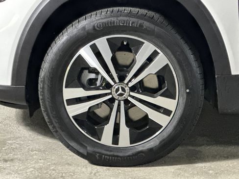 Used 2026 Mercedes-Benz GLB 250 image 11