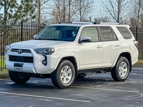 Used 2021 Toyota 4Runner SR5 Premium w/ Moonroof Package image 7