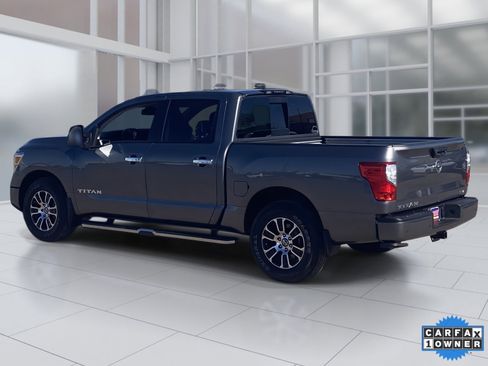 Certified 2021 Nissan Titan SV w/ SV Convenience Package image 4