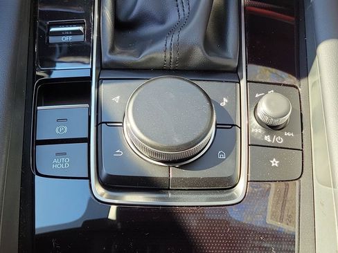 New 2026 MAZDA MAZDA3 Hatchback w/Premium Plus Pkg image 31