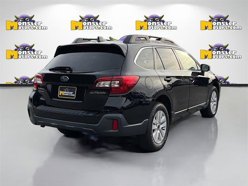 Used 2018 Subaru Outback 2.5i Premium image 5