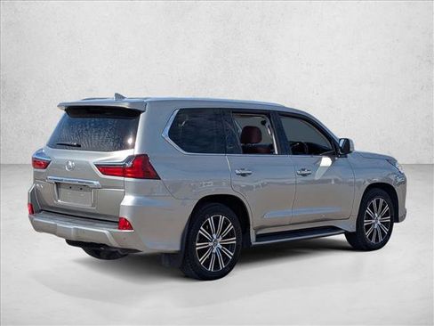 Used 2020 Lexus LX 570 4WD w/ 3rd Row & Luxury Pkg image 5
