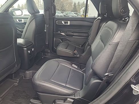 Used 2020 Ford Explorer XLT w/ Equipment Group 202A image 16