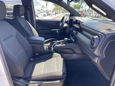 Used 2025 Chevrolet Colorado W/T w/ WT Custom Package RWD image 27